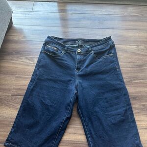 INC size 12 women’s knee length shorts